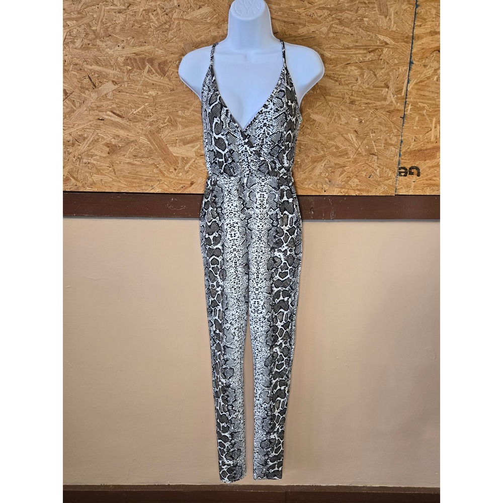 PrettyLittleThing Snakeskin Print Wrap Front Jumpsuit Size 6  Animal‎ Print